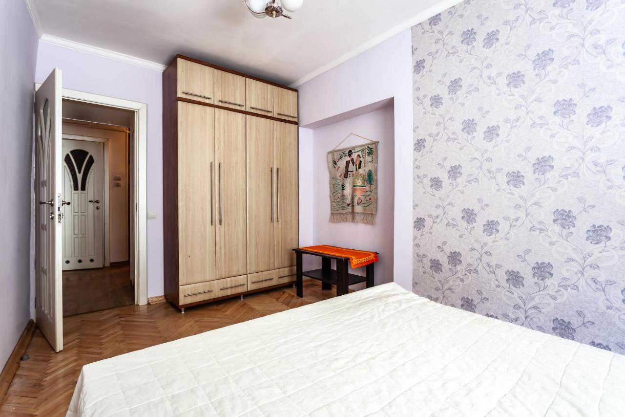 Four Bedrooms Apartment In The Heart Of Lviv Exteriör bild