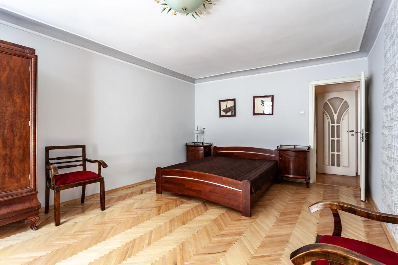 Four Bedrooms Apartment In The Heart Of Lviv Exteriör bild