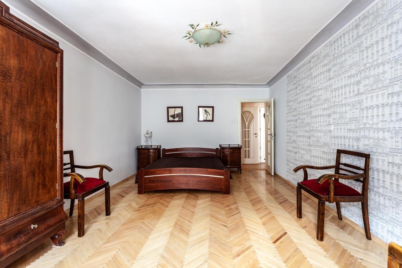 Four Bedrooms Apartment In The Heart Of Lviv Exteriör bild